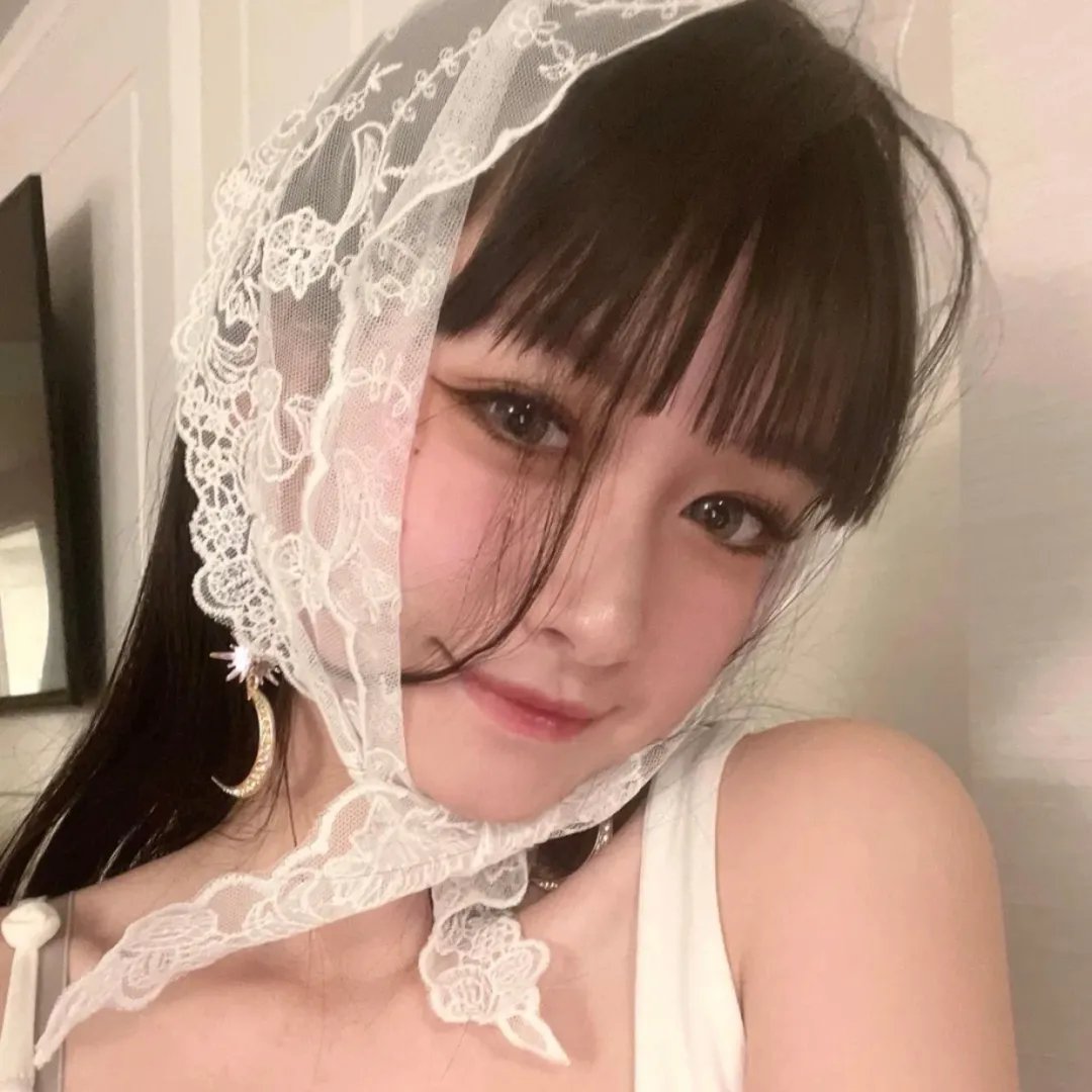 我的穷鬼闺蜜竟是我上司